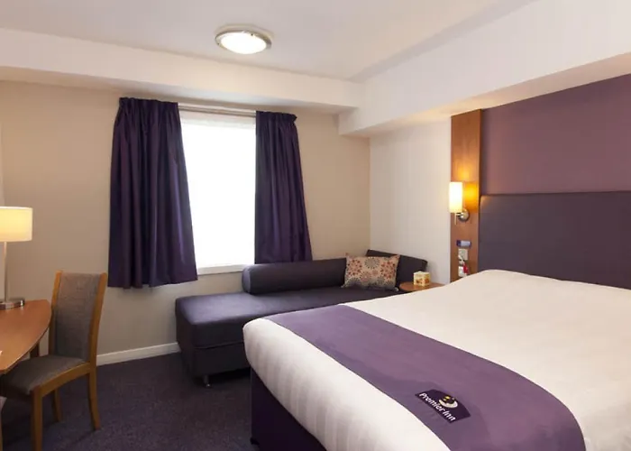 Premier Inn London Gatwick Airport - A23 Airport Way Crawley 